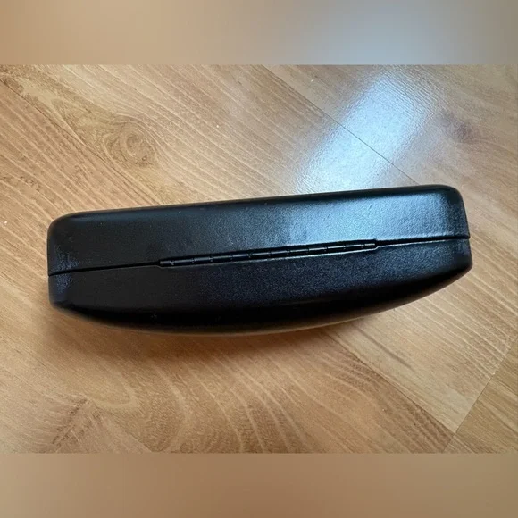 Coach Black Hard Clamshell Eyeglass Case - Picture 3 of 9